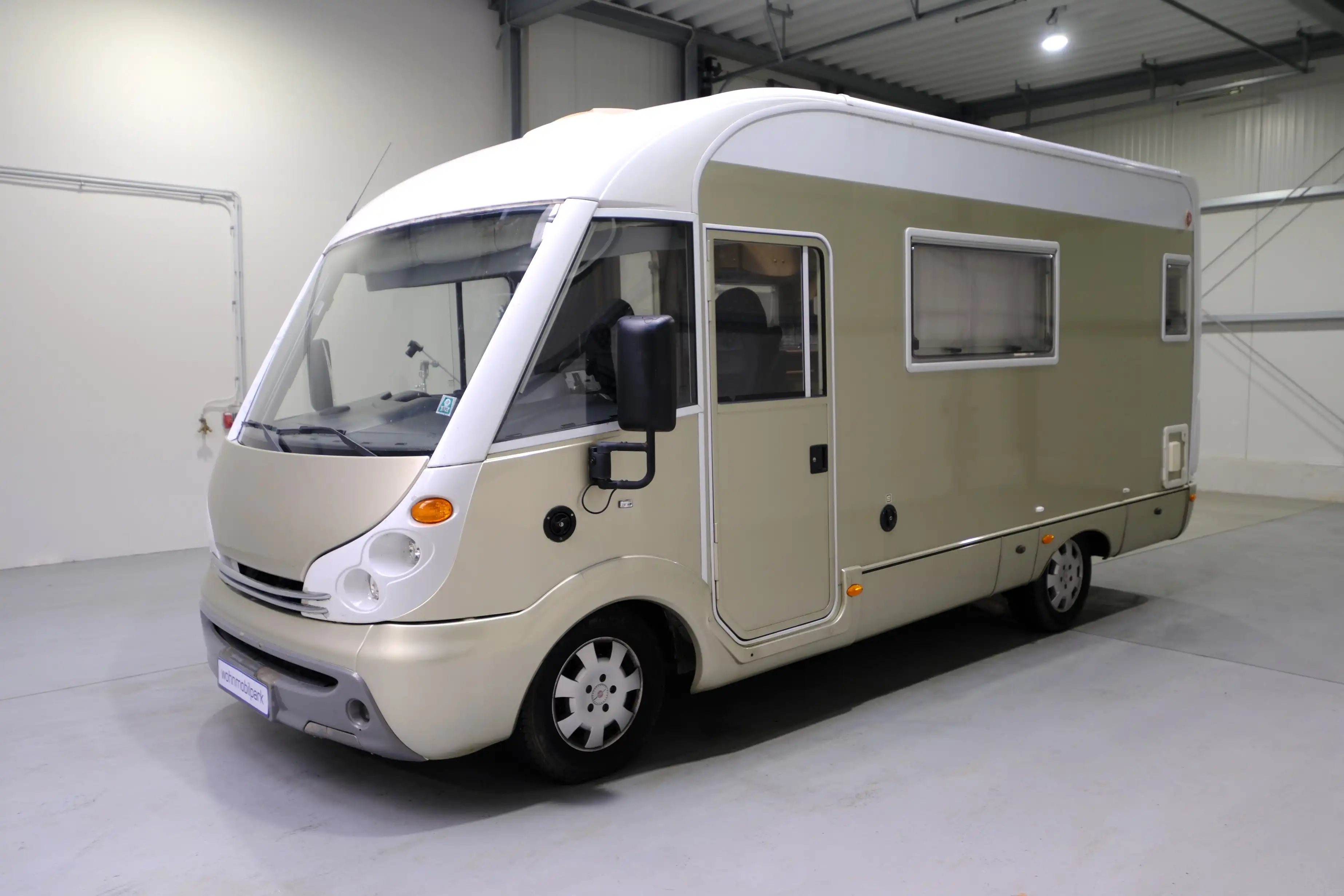 BUERSTNER I 590 Elegance